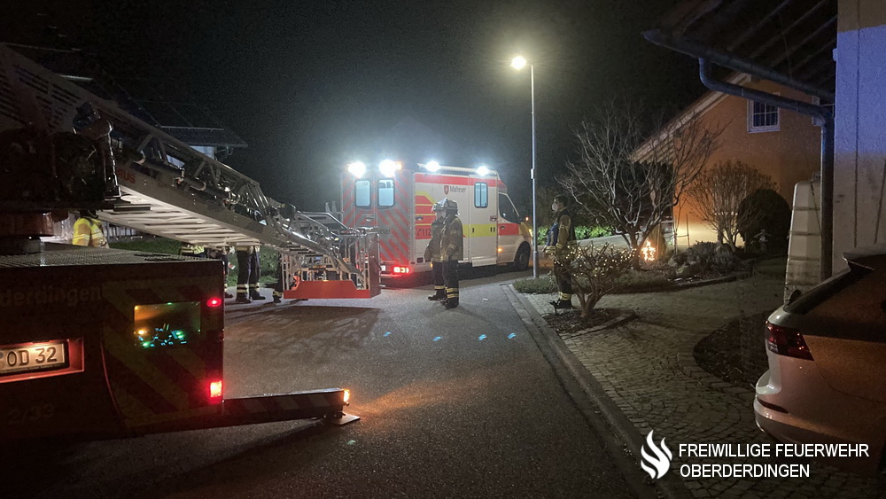 Zu einem technischen Hilfeleistungseinsatz wurde die Abteilung Flehingen am Montagabend um 17.35 Uhr in die Eigenmannstraße im Stadtteil Flehingen alarmiert. Der Rettungsdienst forderte die Feuerwehr zur Unterstützung bei einem Patiententransport an.
Mehr: ogy.de/i89h