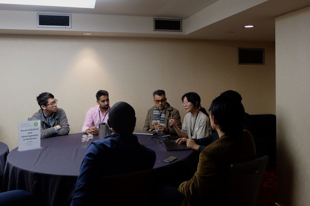 The second set of roundtables is happening now! We're chatting about everything from drug discovery to population health.
