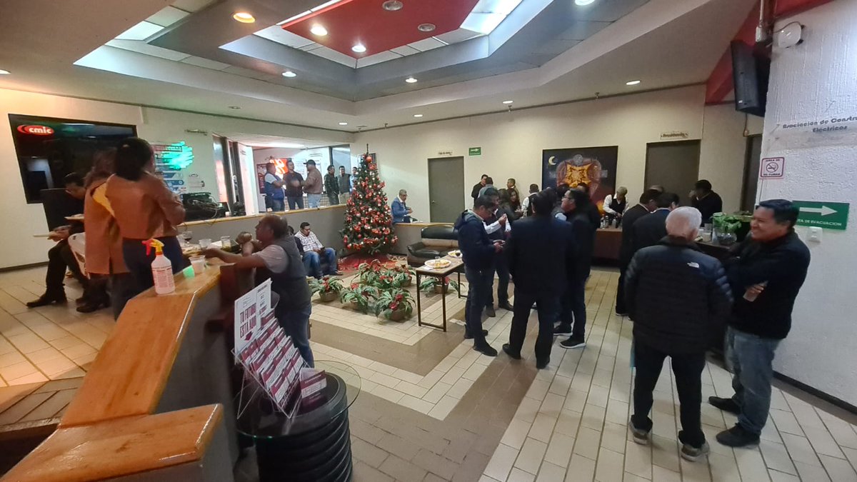 cicoaxaca's tweet photo. Se realizó el pasado 11 de Diciembre del presente año, el tradicional brindis de fin de año, con todos los asociados que participaron en la Asamblea General Extraordinaria https://t.co/gMu1eVvJYZ