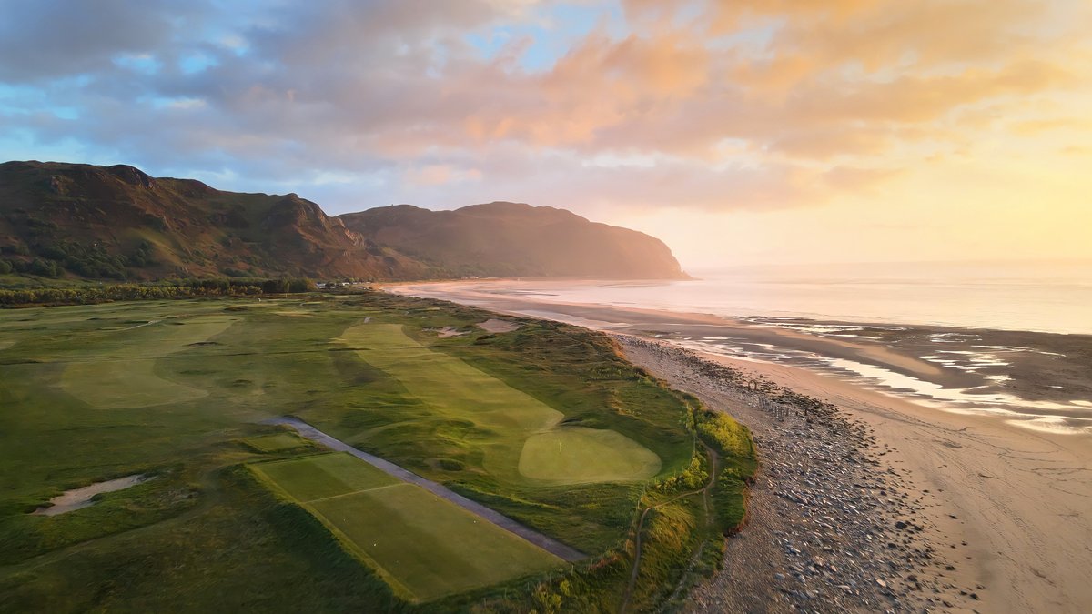 After two and a half years, my golf journey through the land of song is complete, and The Golf Lover's Guide To Wales is, as they say, 'in the can'. It'll be a while yet before it's out, but for now, I'm just so happy to be able to say it's finally on its way!!