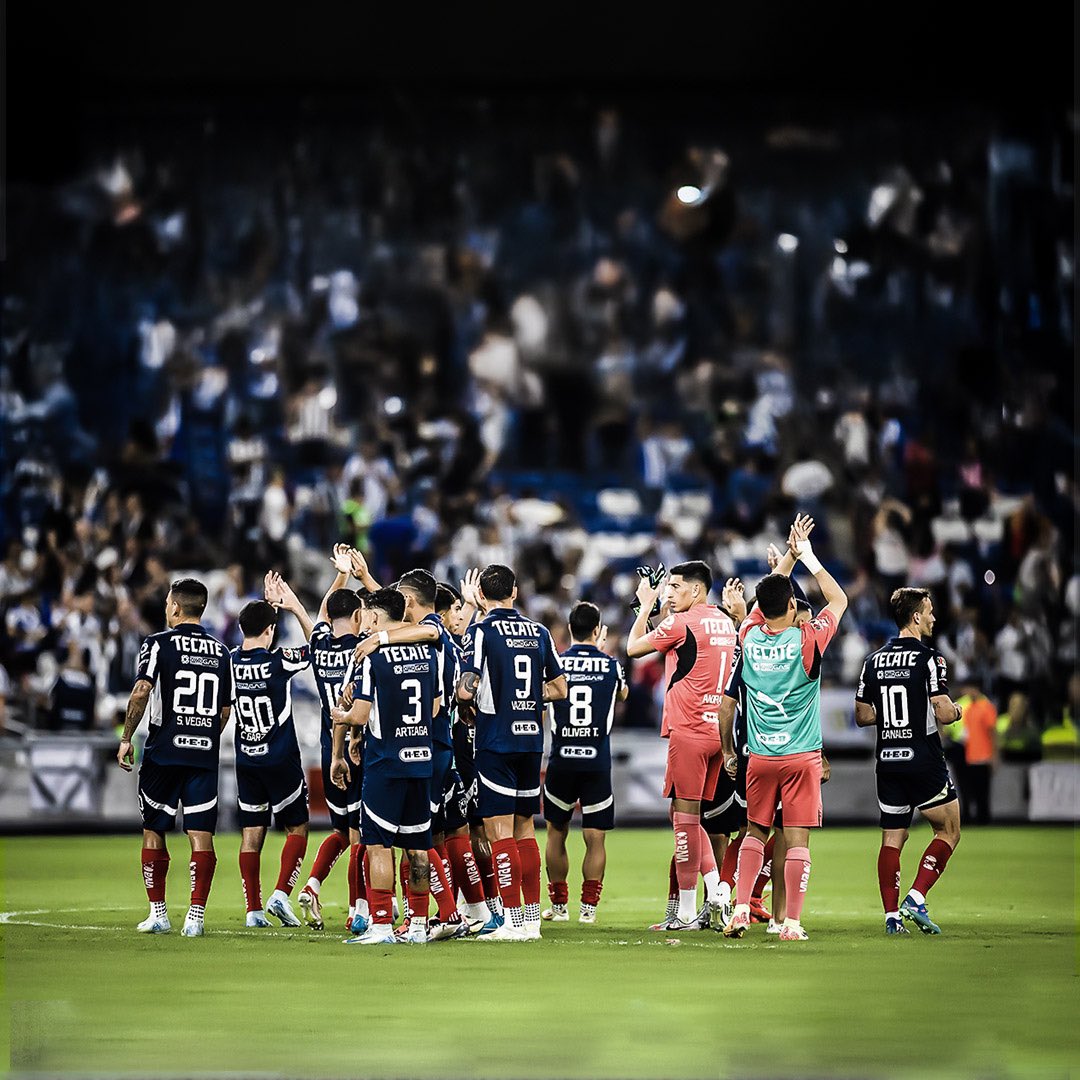 olitorres10's tweet image. Volveremos.
Si algo me ha enseñado este club y la afición que represento es a no desistir.
La ilusión sigue intacta.
Y con esfuerzo y sacrificio volveremos a intentarlo una y otra vez.
Orgulloso de todos vosotros.