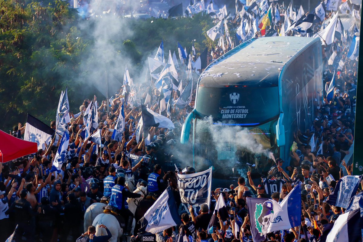olitorres10's tweet image. Volveremos.
Si algo me ha enseñado este club y la afición que represento es a no desistir.
La ilusión sigue intacta.
Y con esfuerzo y sacrificio volveremos a intentarlo una y otra vez.
Orgulloso de todos vosotros.