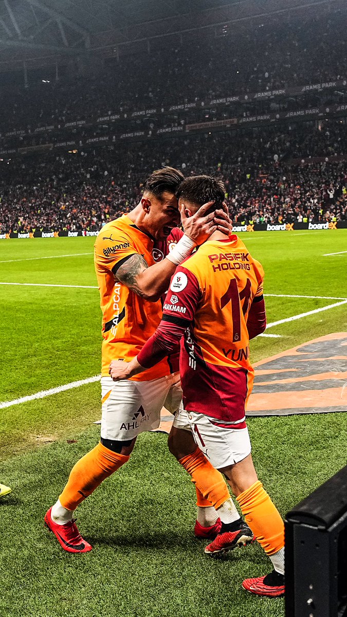 yunusakgun17's tweet photo. “İyi ki Galatasaraylıyım.” 💛❤️ https://t.co/HHkPM05Of0