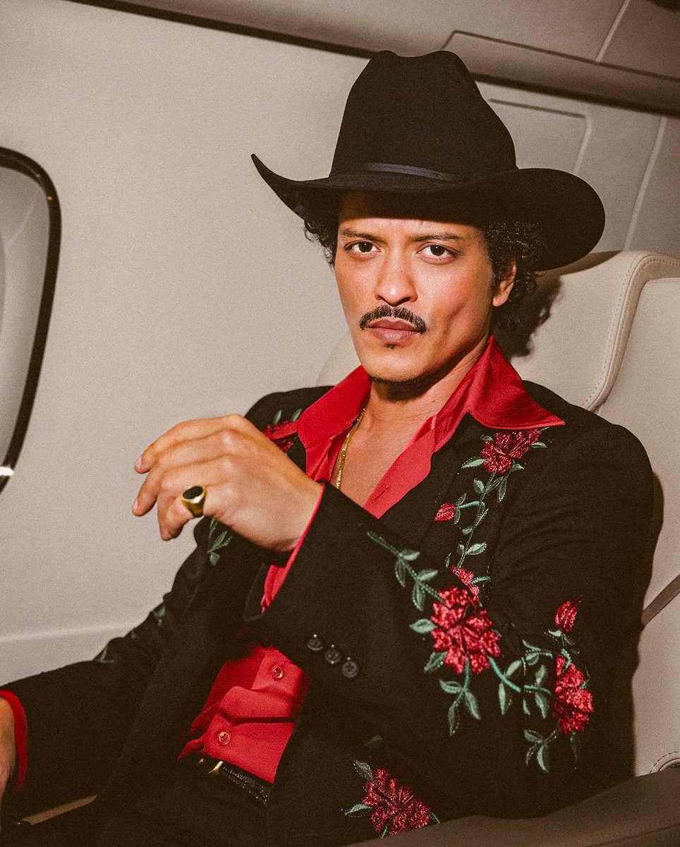 DrMoniBS's tweet photo. Bruno Mars! The #MARStache! π https://t.co/IOlkDyWgx8