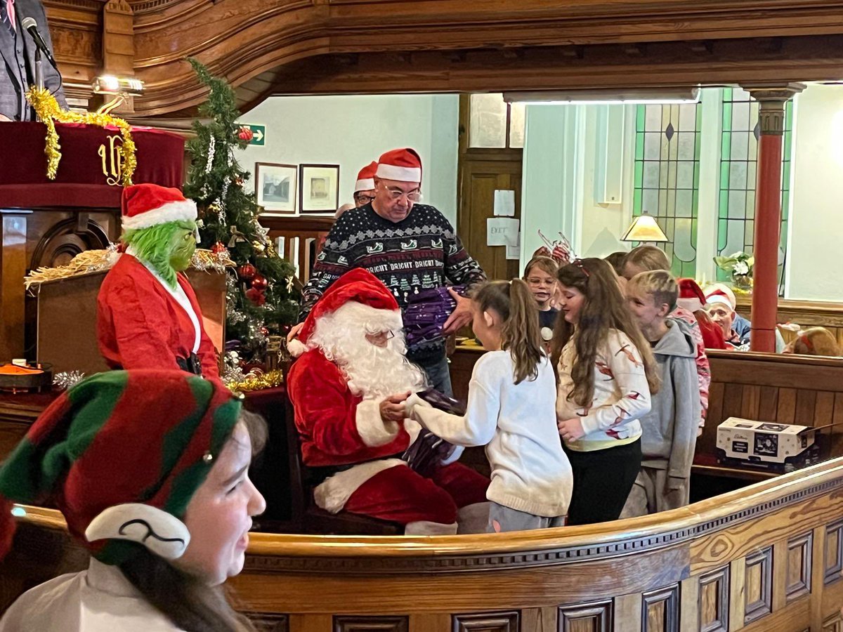 Afon y Felin Primary (@ayfprimary) on Twitter photo Nadolig Llawen! A wonderful carol service with Kenfig Hill Male Voice Choir. We are so proud of our school choir performing tonight for the first time! And we met Sion Corn! Llongyfarchiadau ๐@CSC_ExpArts <a href="/KenfigHillChoir/">KenfigHill MVC</a> <a href="/LlC_Addysg/">Llywodraeth Cymru Addysg</a> <a href="/SiarterIaithCSC/">CymraegCampusCSC</a> Nadolig Llawen! A wonderful carol service with Kenfig Hill Male Voice Choir. We are so proud of our school choir performing tonight for the first time! And we met Sion Corn! Llongyfarchiadau ๐@CSC_ExpArts <a href="/KenfigHillChoir/">KenfigHill MVC</a> <a href="/LlC_Addysg/">Llywodraeth Cymru Addysg</a> <a href="/SiarterIaithCSC/">CymraegCampusCSC</a>