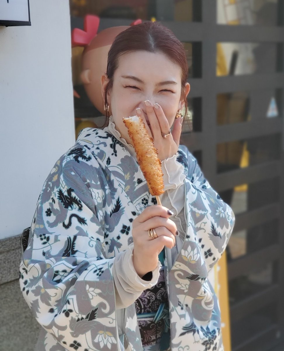 jbtOuNBI5Yo59D1's tweet photo. 2024.12.01 JR姫路駅～姫路城周辺
シンガーソングライターShocoさん(@Shoco07270727)
ワンマンライブ翌日の撮影会より。約2時間のプチ旅行。アップ1回目は食あれこれ。1/7
＊掲載許可を頂いております。
#シンガーソングライターshoco https://t.co/irZ5JPSbGo