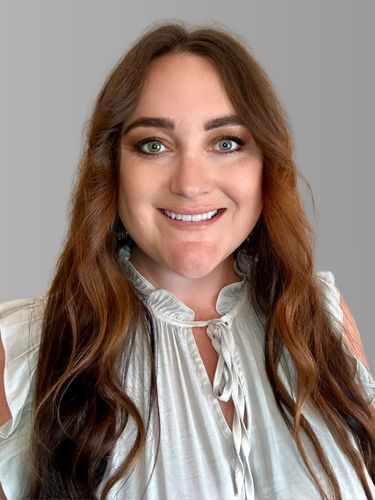 GIPsychUSA's tweet photo. We'd like to welcome our newest clinician, Elise R McKelvey, PsyD, to the #GIPsychology Team! We're so happy to have her join us! Check out her bio here: https://t.co/3Ma2I7UBNO and reach out if you'd like to work with her! #GIPteam #GIPsych #clinicalhypnosis #gutbraininteraction https://t.co/qSi391bKQY
