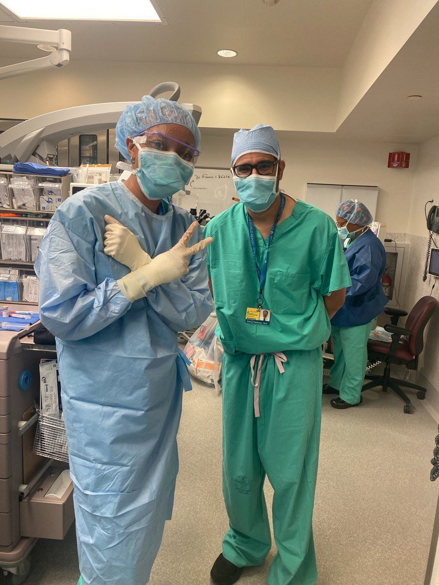 sbshardow's tweet photo. Super excited to have completed a sub-internship in Neurosurgery @HopkinsNsurg during the months of October and November this year! I met AMAZING residents and attendings who cemented my love for the brain and all things neuro🧠

@lphughes26 @tdazad @theconnorliu https://t.co/nJqqKcne37
