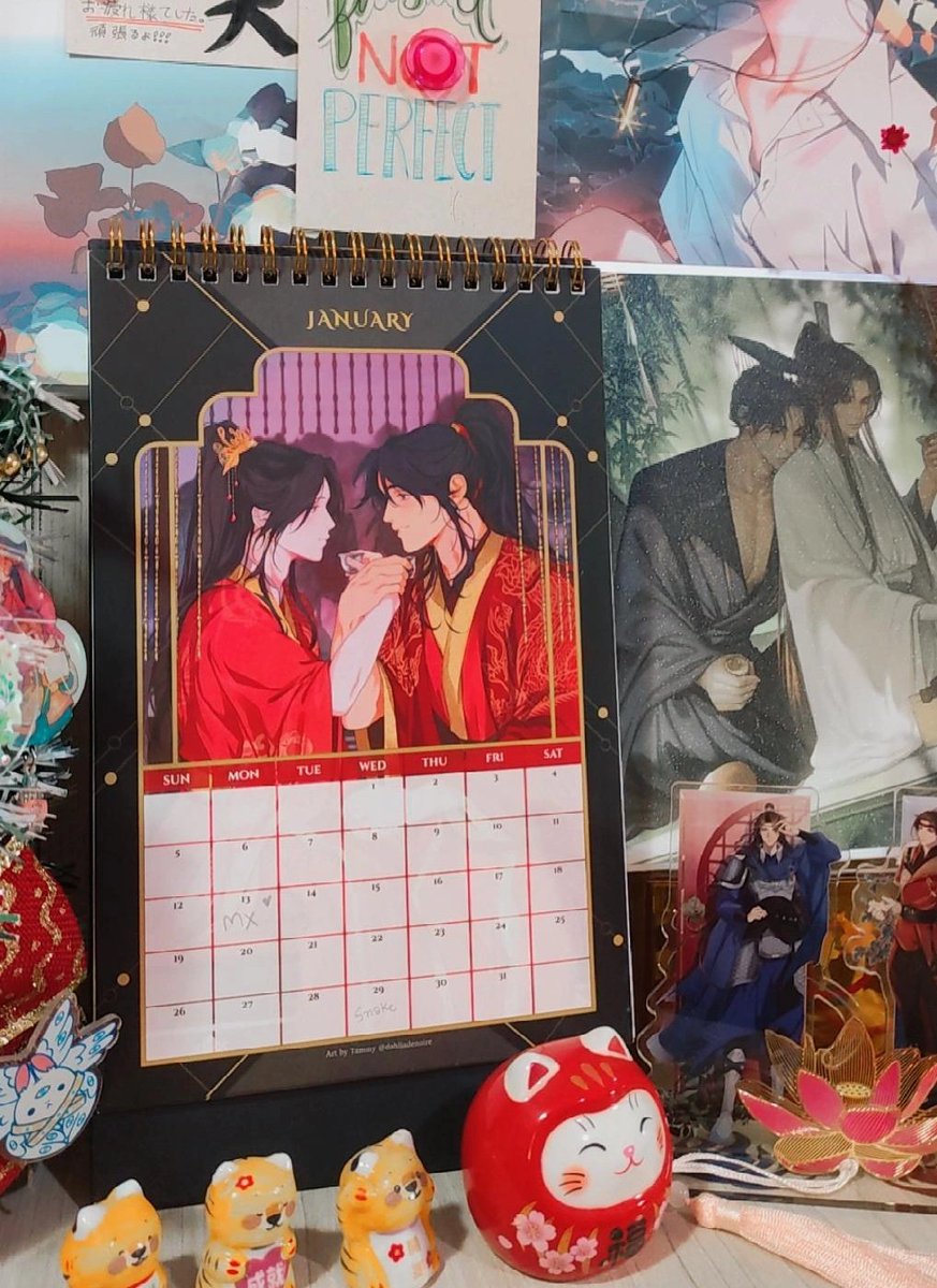 Meu calendário <a href="/RoubaoTarot/">Roubao Tarot</a> chegou yay 💖💖💖 ficou a coisa mais linda!! Já estamos aguardando 2025!