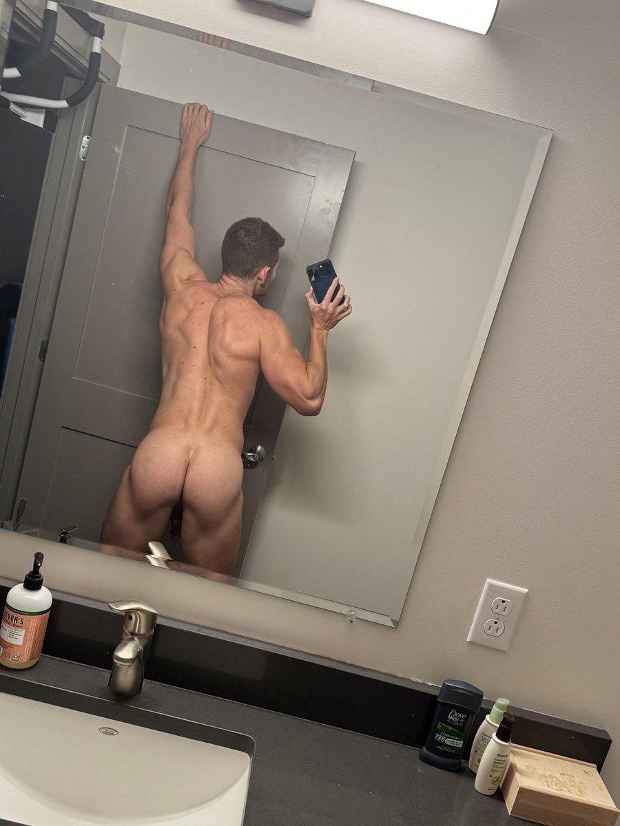 WhatTheEffSci's tweet photo. Backshots? https://t.co/3KIgN7ciaJ