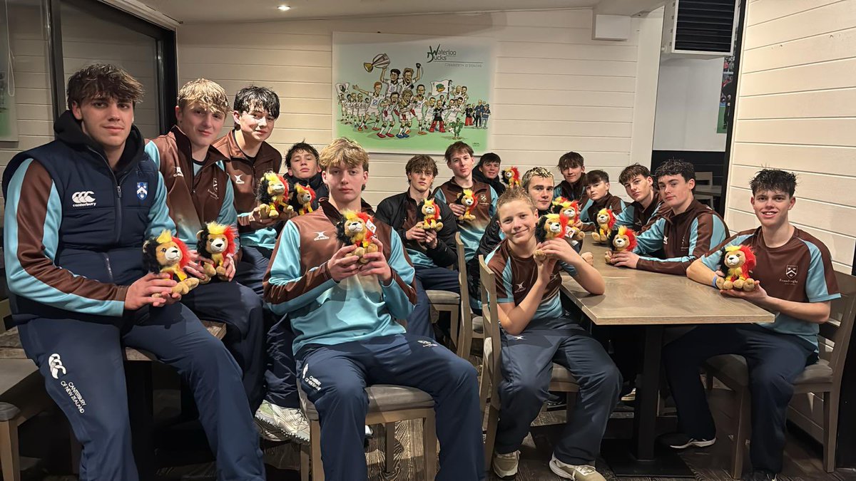 Hockey: A present from Saint Nicholas for the boys here at WatDucks. Thank you so much once again for all the hospitality everyone has shown on our short pre season trip. It’s been brilliant and we have been so lucky this term for our players to experience Belgium 🏑