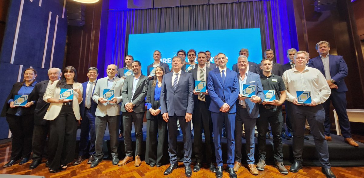 #CAME EN LA 29° EDICIÓN DEL PREMIO EXPORTAR 2024 🏆

El presidente <a href="/AlfredoGZChaco/">Alfredo González</a>, junto al director de <a href="/camecomex/">Comercio Exterior</a>, <a href="/LopeteguiLuis/">Jose Luis lopetegui</a>, participó de la ceremonia del Premio Exportar 2024, un reconocimiento que otorga la Agencia Argentina de Inversiones y Comercio Internacional