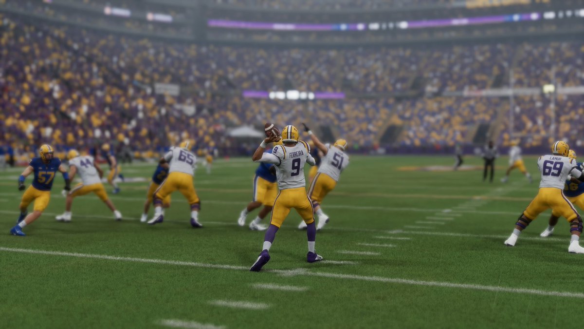CoachEater's tweet photo. Moving to 2-1 on the season, we dominated Pitt at home with a monster game from Jesse Castro. We’re back next week against ranked San Diego State.

Final:
LSU-42
Pitt-17

#GeauxTigers https://t.co/C7b3FhSvGY