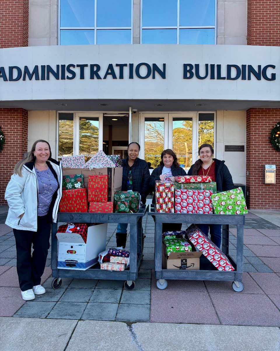 braswellff's tweet photo. This Christmas, our team donated gifts to Nash County Foster Care and Toys for Tots! We pray these gifts bring joy and blessings to those who receive them. ❤️🎁

It's an honor to work alongside a team members who selflessly serve as the hands and feet of Jesus. https://t.co/i93fv8zegK