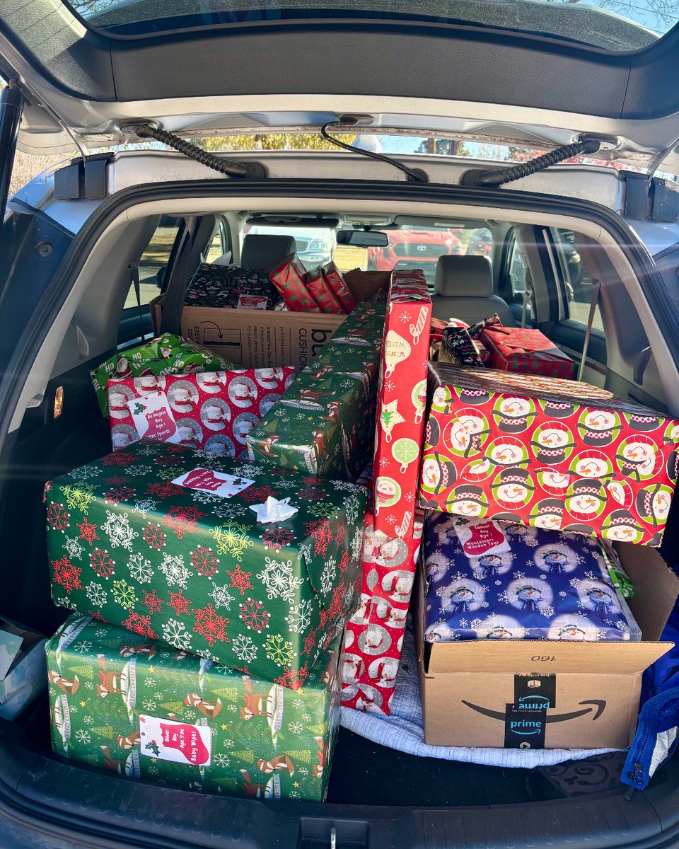 braswellff's tweet photo. This Christmas, our team donated gifts to Nash County Foster Care and Toys for Tots! We pray these gifts bring joy and blessings to those who receive them. ❤️🎁

It's an honor to work alongside a team members who selflessly serve as the hands and feet of Jesus. https://t.co/i93fv8zegK