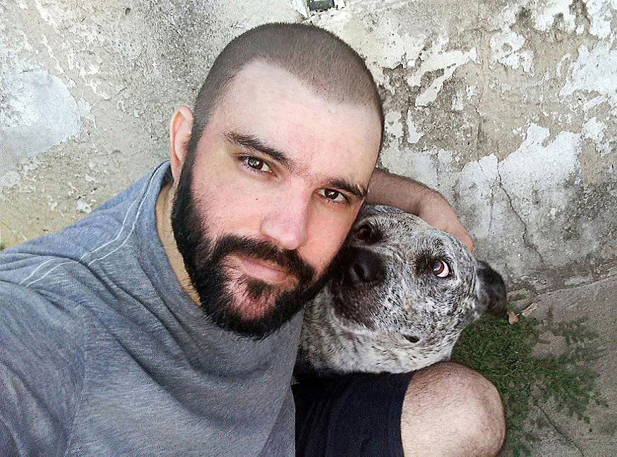 hernanflash's tweet image. Quedate con quien te mire como Tom me mira a mi  🤩