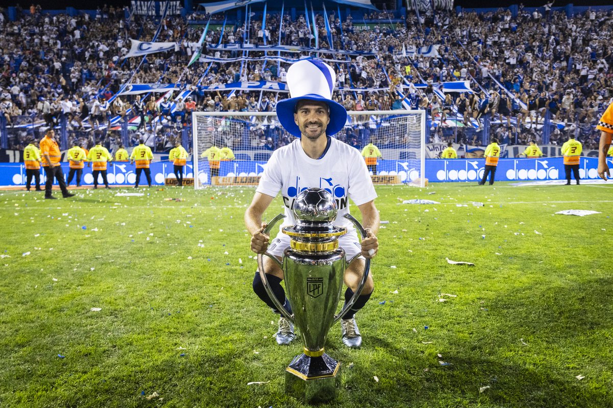 Velez's tweet image. El Capi 🫡