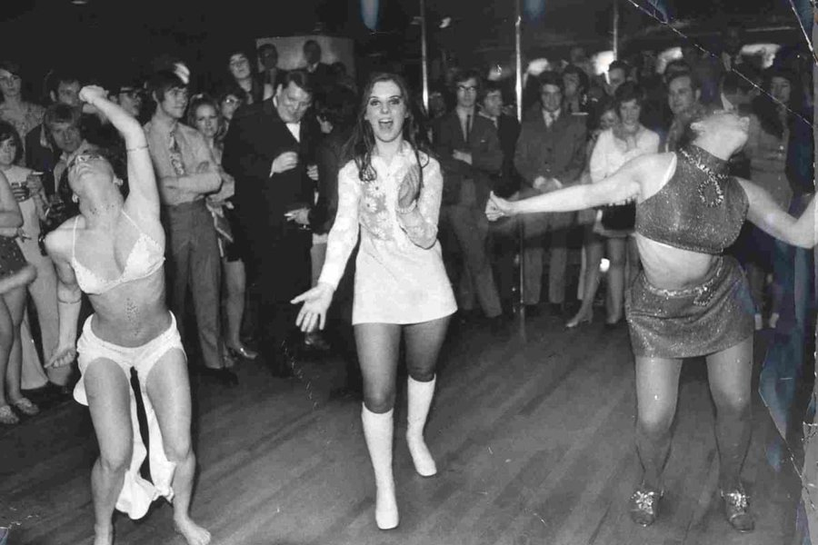 CrazySheffield's tweet photo. From @sheffieldstar has a feature on Sheffield nightclubs from 1960-79.
https://t.co/TwAwFDxtgY https://t.co/oHXt4BxSYh