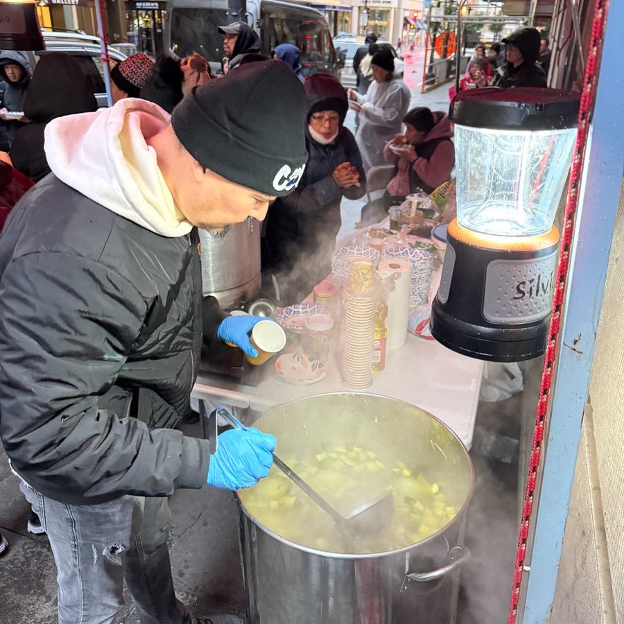 UniteHereL2's tweet photo. Chicken soup for the union soul on a cold and rainy picket line day! 🍜❤️ https://t.co/7FRlML1eXp