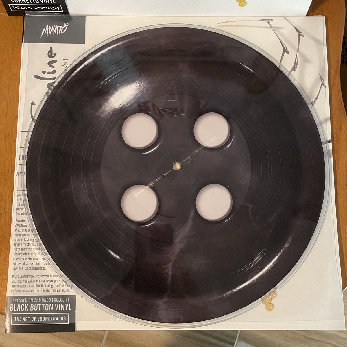alejandrosvinyl's tweet photo. FIRST LOOK 

Coraline 15th Anniversary Soundtrack Cornetto and Button Picture Disc Vinyl w/ Pop Up Gatefold https://t.co/Sgj9jP7Lb4