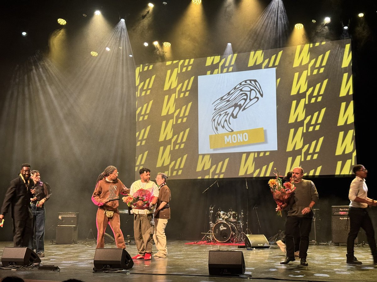 wernerubachs's tweet photo. Avondje Rotterdam music awards incl presentatie boek #Rotterdam #Popstad @Popunie #PaulElstak @_vnpf https://t.co/ylUO0cPPEv