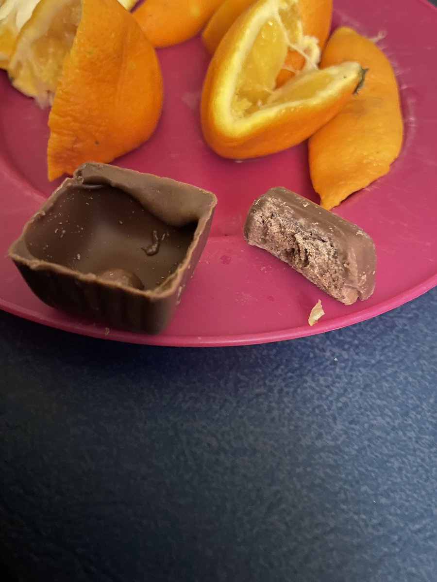 Jazkwilson's tweet photo. @CadburyUK What’s going on with my Mini Wispa from my tub of Heroes? Please explain ;) https://t.co/HDW1EWa5pG