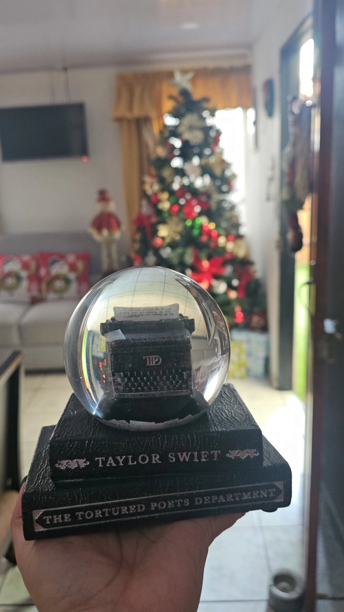 Anita ❤️🔥🇨🇷 (@anitas_version) on Twitter photo It took a loooooong time to get here but it's here now and is Mine and is beautiful #TSTTPDSnowGlobe 🤍🫶🏻 <a href="/taylornation13/">Taylor Nation</a> It took a loooooong time to get here but it's here now and is Mine and is beautiful #TSTTPDSnowGlobe 🤍🫶🏻 <a href="/taylornation13/">Taylor Nation</a>