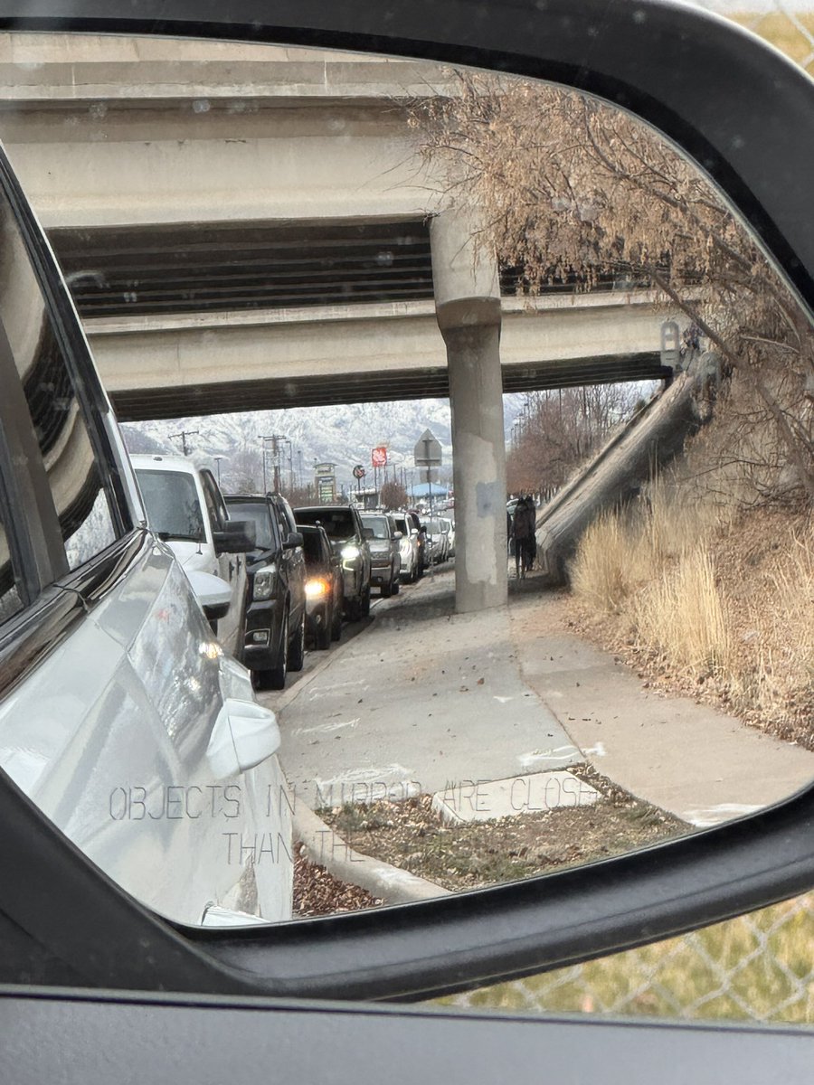 MrsPoulsen_'s tweet photo. ✨Another School Pickup Rant✨
There’s an already established line.. why the fuuuuccckk do you think people should let you in front of them just because you’re turning left? Go to the baaaccckkk https://t.co/ccYXSd8nCM