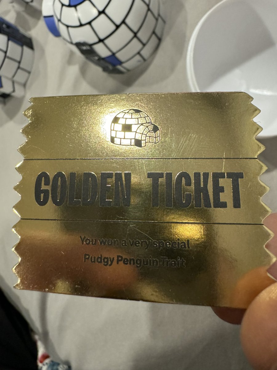 ABCDEFnft's tweet image. Wait is this something good? @pudgypenguins