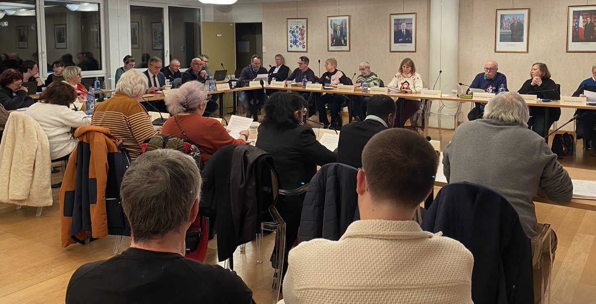 Ville de Coulaines (@coulaines) on Twitter photo 🚨En ouverture du conseil municipal, les élus demandent à <a href="/paysdelaloire/">Pays de la Loire</a> de revenir sur sa décision brutale de mettre fin aux #subventions régionales en faveur des associations (culture, santé, égalité femmes-hommes...) et d’engager 1 dialogue constructif <a href="/C_MORANCAIS/">Christelle MORANÇAIS</a> <a href="/Coulaines/">Ville de Coulaines</a> 🚨En ouverture du conseil municipal, les élus demandent à <a href="/paysdelaloire/">Pays de la Loire</a> de revenir sur sa décision brutale de mettre fin aux #subventions régionales en faveur des associations (culture, santé, égalité femmes-hommes...) et d’engager 1 dialogue constructif <a href="/C_MORANCAIS/">Christelle MORANÇAIS</a> <a href="/Coulaines/">Ville de Coulaines</a>