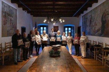 La Sindicatura entrega 16 exemplars del Joc de l'Oca de Casa de la Vall <a href="/ConsellGeneral/">Consell General</a> 
buff.ly/3ZCk8MC