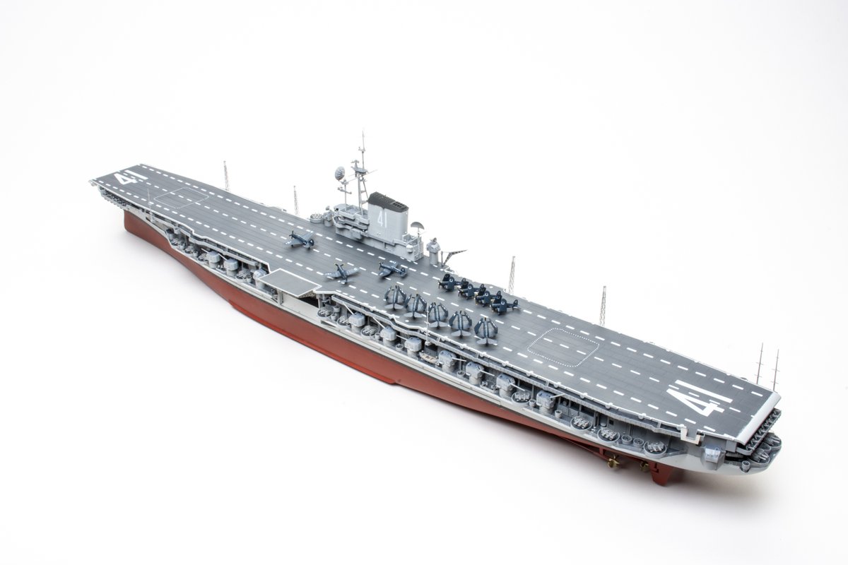 Make some time in your day for our new review of Trumpeter's USS 'Midway'. This kit is tricky due to its excess detail and photo-etched metal parts.

#FSM #FineScaleModeler #scalemodeling  #modelismo #scalemodels #plasticmodel #modelkit #kitreview

finescale.com/product-info/k…