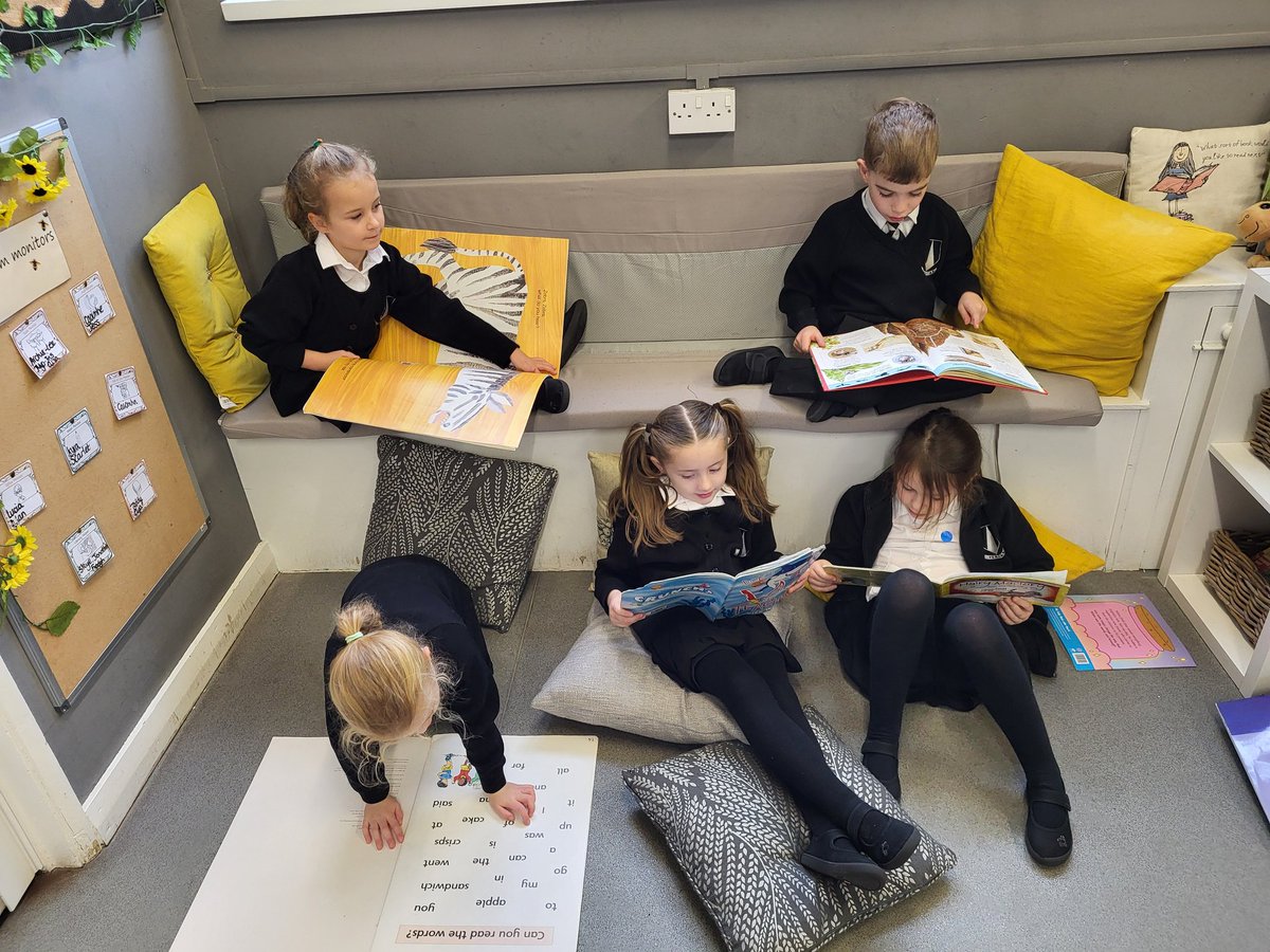 SCOSDominic's tweet photo. During guided reading, we enjoy using the reading corner for our pleasure reading time! #StCathsReading ππ https://t.co/THDoLRqMcq
