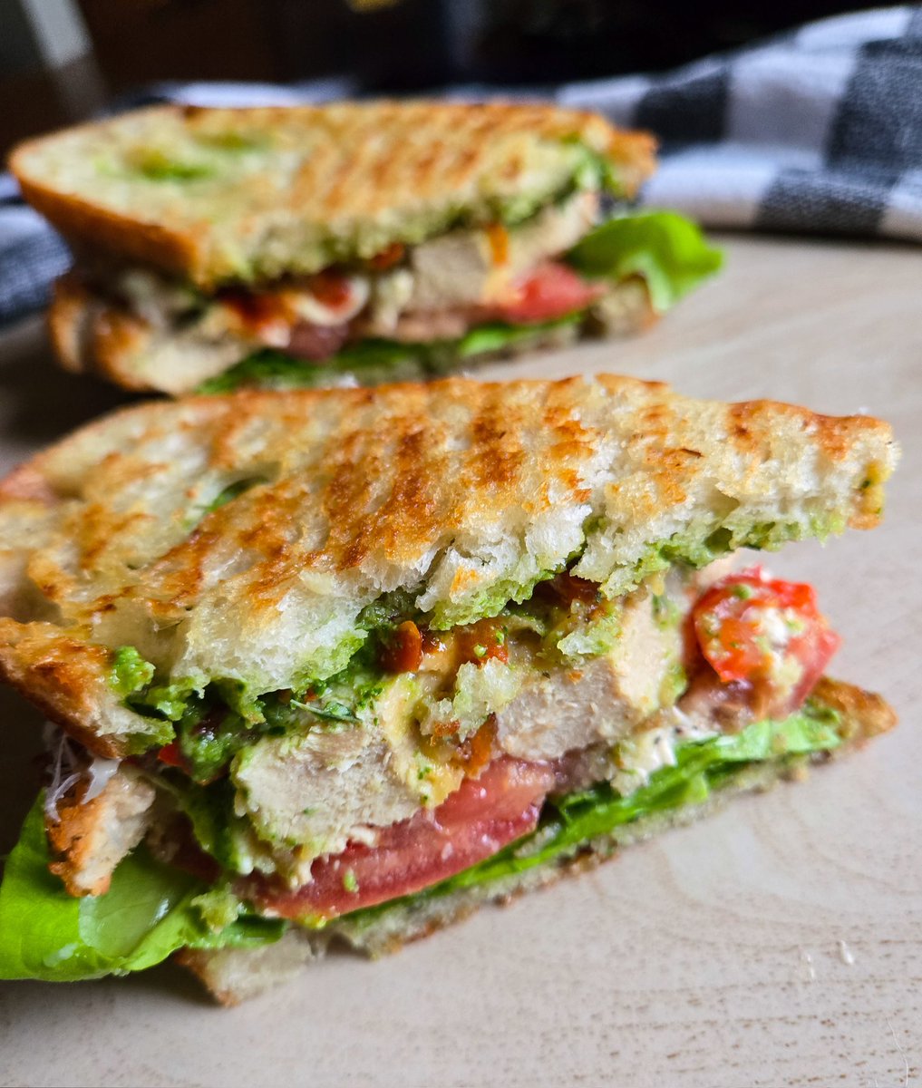 happyveg1986's tweet photo. https://t.co/pT2Iv00fBo

Head to the blog for my Garlic Bread Chik'n Pesto Sammies!

#vegetarian #RecipeOfTheDay #recipes #sammies #Pesto #happyvegrecipes https://t.co/2RtRe9upaG