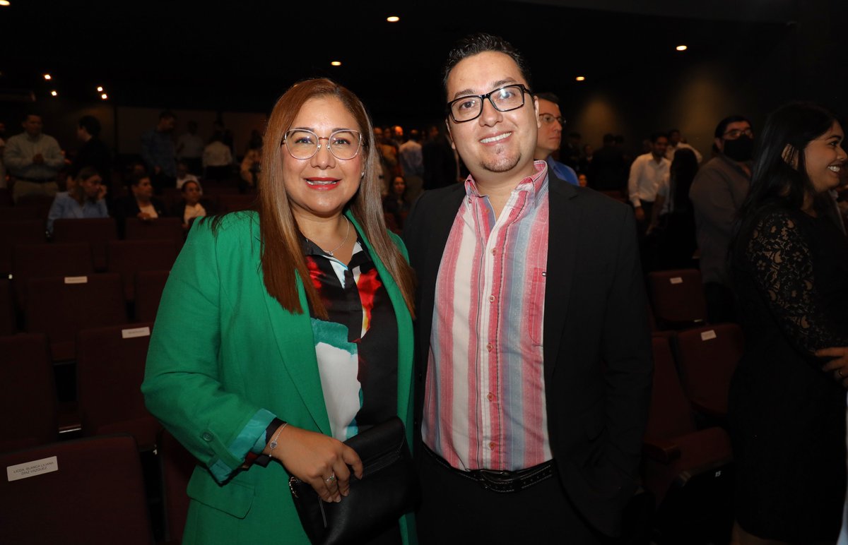 ColimaCDH's tweet photo. Reconozco con gratitud y profundo respeto el invaluable aporte de mis maestras y maestros durante mi formación profesional en la Facultad de Derecho de la UdeC para fortalecer el compromiso con la defensa y protección de los DDHH
.-Licenciado Manuel Vega Zúñiga
Pdte. de la CDHEC https://t.co/9wp5j8j6GY