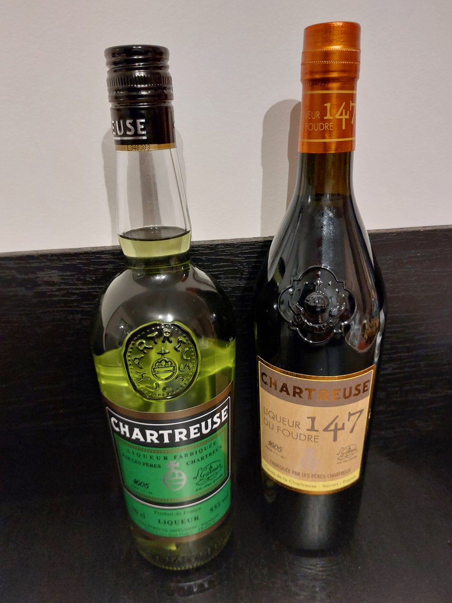 gnaniou's tweet image. Et afin de rentabiliser le voyage, un petit arrêt aux caves de la #Chartreuse !