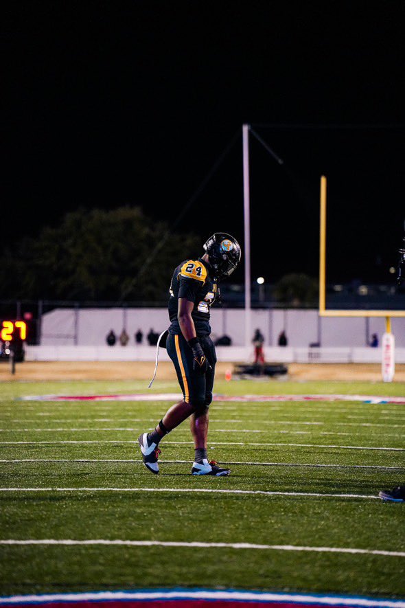 thestate.com/sports/high-sc…

Twitter family take a time real quick, and go vote me for defense player of the year🙏🏾❗️