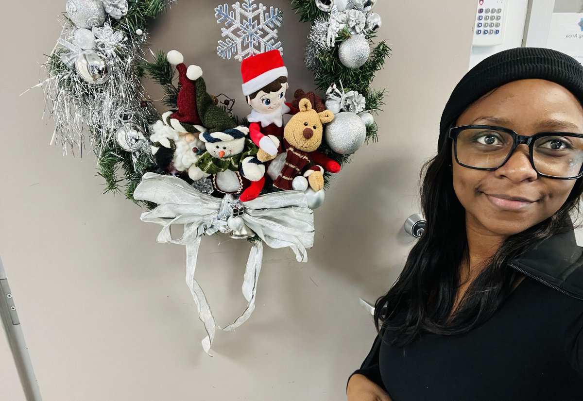 sprottshaw's tweet image. Congratulations to our first three winners: Tapiwa Manyanye from our Kamloops campus, and Jacqleen Dhaliwal and Jeannette Foster from our Chilliwack campus, each receiving a $25 gift card! Elfie loves your selfies! #sprottshawcollege #selfiewithelfie #Likes #comments #cutephotos