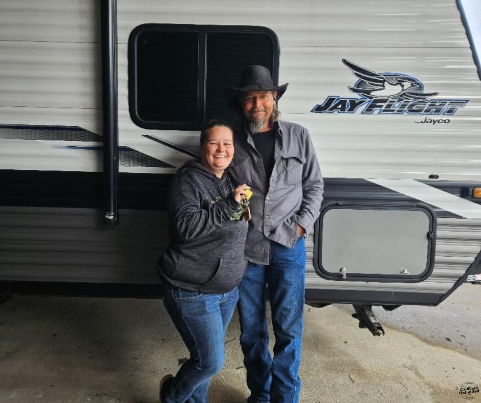 CampersUnlimitd's tweet photo. Congratulations to Keisha Shouse from Wellington ,Alabama! Salesman Joey Wheat was happy to help this wonderful couple! Thank you for shopping at our Gadsden location! Let the good times roll! https://t.co/T6TqaX5BzO