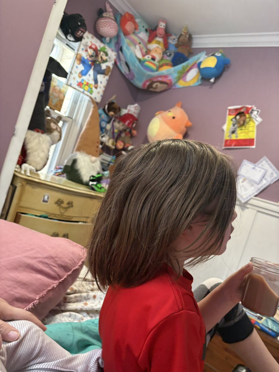 Xsmom15's tweet photo. Today’s therapy was just what this mama needed. Tears heal!
Let’s get a share for all those who are struggling with mental health. Hopefully they’ll see this post and know that when they feel no one cares they’ve always got #theroach
You are loved. You are worthy. You my friend are not alone. You’ve got the @veefriends and we’ve got you!