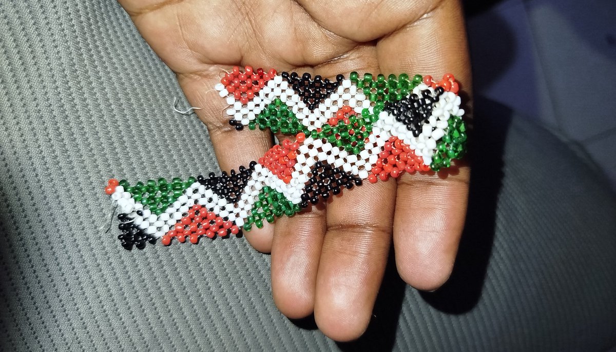 After listen to that story behind these  Kenyan bracelets, imebidi nimengoa yangu six yrs ain't that long