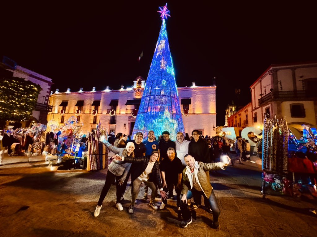 ChanoJurado's tweet photo. La #magia existe para quien elige #creer ⚪️⚪️ 🟡 ⚪️ #chanojurado #CheersForLife #ShareTheGoods #TeamWork #QueretaLove #Queretaro https://t.co/wd6auoMNCw