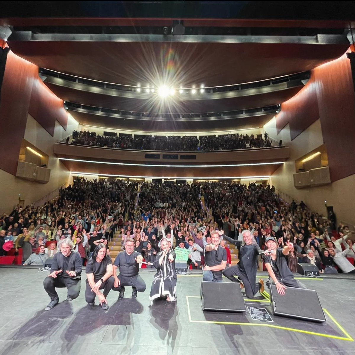 camelaoficial's tweet photo. Fin de semana inolvidable una vez más con el público de #Mallorca y #Burgos. Gracias siempre por vuestro cariño 💞

#30AñosContigo #SoldOut https://t.co/722ytxEmNv