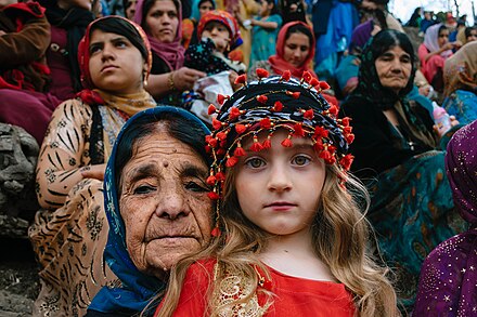 و مادربزرگی که در امنیت میهن نوه اش را در بغل دارد ❤️🇮🇷
And a grandmother who holds her grandson in her arms in the safety of her homeland :))))
#كردستان 
#فالو_بک 
#فالوبک_تضمینی 
#iran 
#Kurdistan
#FolloForFolloBack