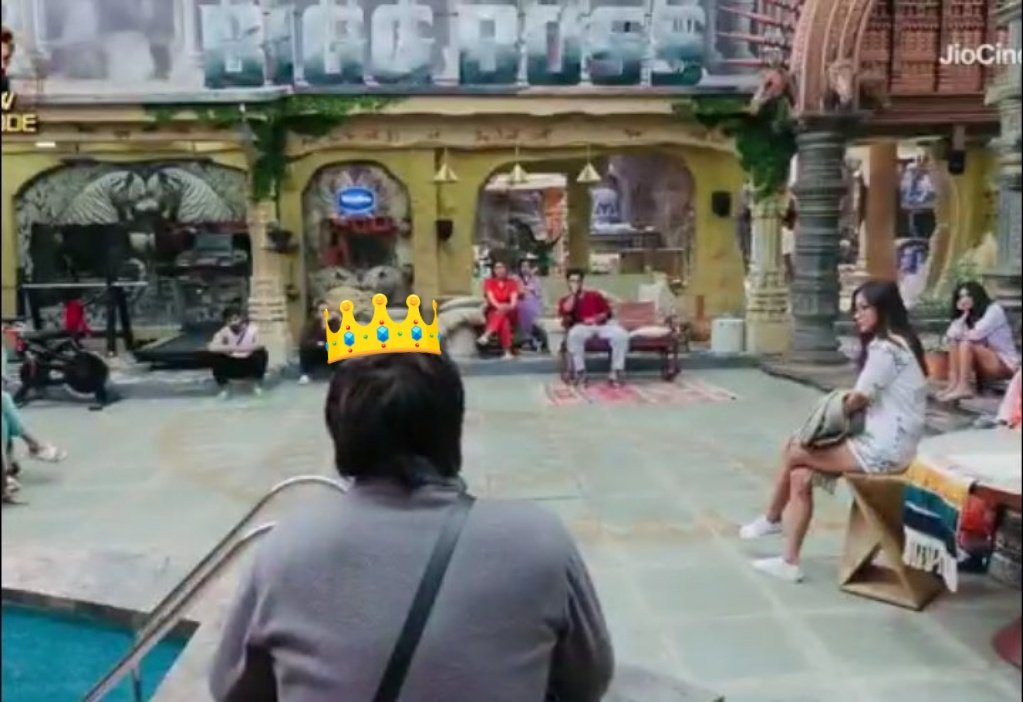 TheOnlyPeak's tweet photo. I CAN ONLY SEE THIS 👀🔥 

#VivianDsena • #BiggBoss18 https://t.co/Z4eVtY9g8n