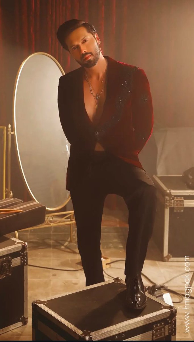 Can I ever get over this man? How hot is he😭❤️‍🔥

#FahadMustafa #KabhiMainKabhiTum