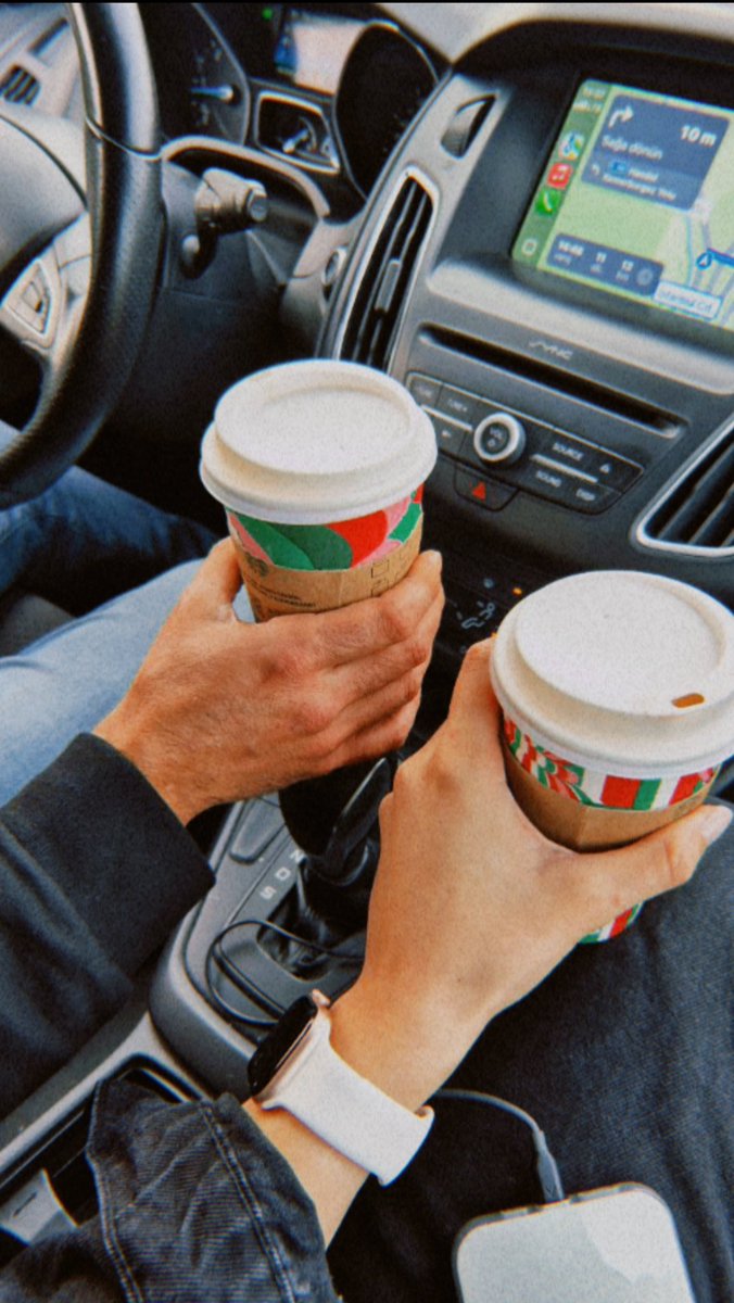 gamzedilaverr's tweet photo. 🎄♥️   #Starbucks https://t.co/XsQG53jaCz