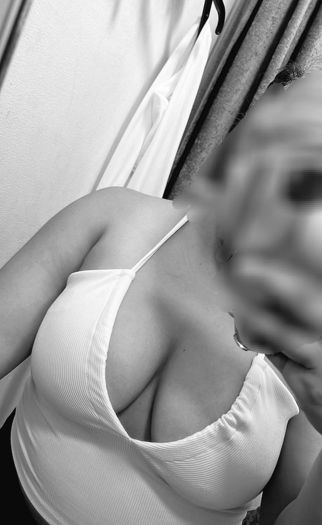 openmindmtyy's tweet photo. Buscamos amigo con disponibilidad, duradero, aguantador, caliente, con fantasías interesante 

Alguien que se apodere de ella en el momento y la domine 
Que conozca su función en este ambiente https://t.co/GfJnCIpeZy