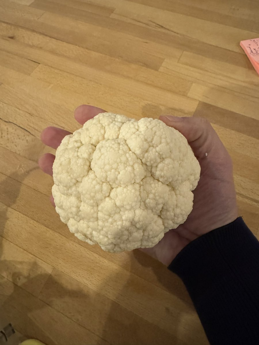 Mike_Willowbeck's tweet photo. Next time, remind me to order 3 cauliflowers for Sunday lunch @waitrose 
#areyouhavingalaugh? 🙄 https://t.co/xQAZIyFEa7