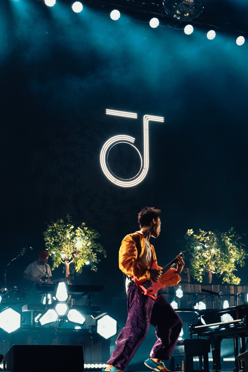 maciskve's tweet photo. jacob collier @ the o2 https://t.co/VHDAc2ab0v